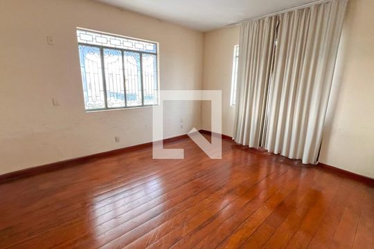 Sala de casa à venda com 5 quartos, 508m² em Concórdia, Belo Horizonte