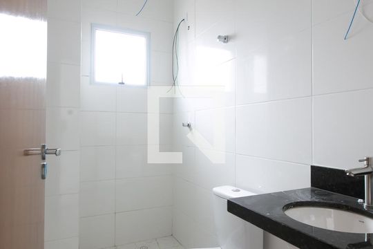 Banheiro de apartamento à venda com 2 quartos, 43m² em Vila Brasil, São Paulo