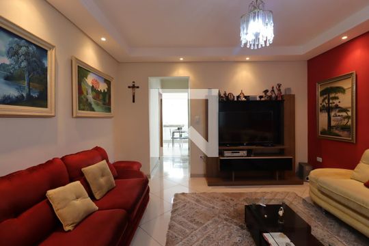 Sala de casa à venda com 3 quartos, 187m² em Santa Maria, Santo André