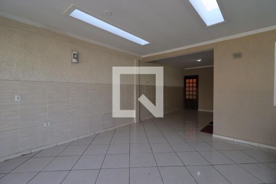 Garagem de casa à venda com 3 quartos, 187m² em Santa Maria, Santo André