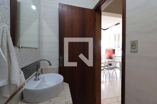Lavabo de casa à venda com 3 quartos, 187m² em Santa Maria, Santo André