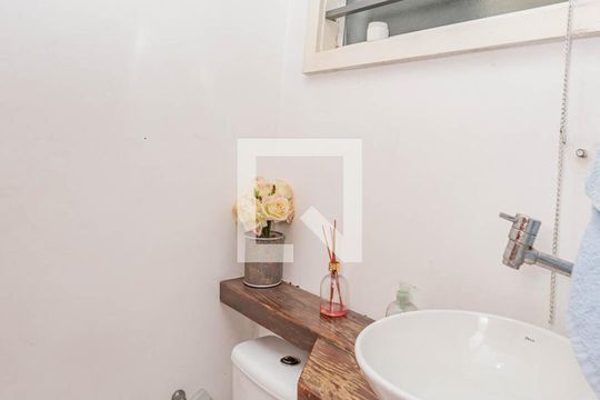 Lavabo de casa à venda com 3 quartos, 200m² em Vila Nair, São Paulo