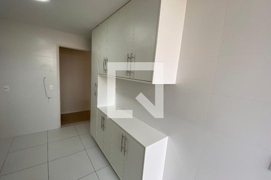 Cozinha de apartamento para alugar com 2 quartos, 70m² em Pechincha, Rio de Janeiro