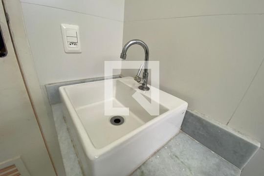 Banheiro Social de apartamento para alugar com 2 quartos, 70m² em Pechincha, Rio de Janeiro