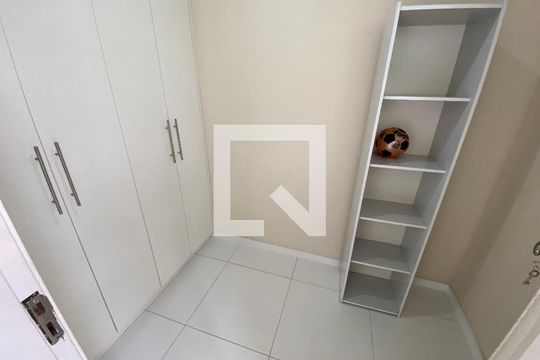 Dispensa de apartamento para alugar com 2 quartos, 70m² em Pechincha, Rio de Janeiro