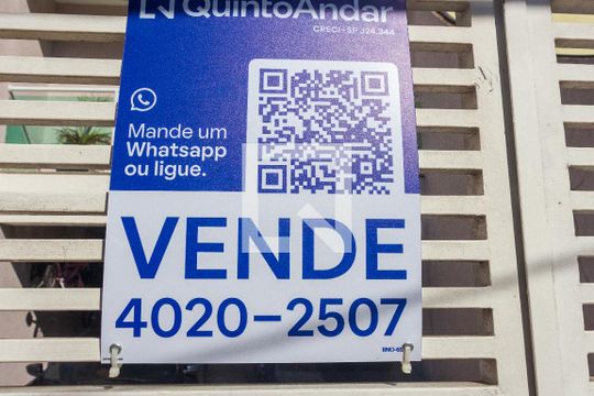 Plaquinha Instalada de casa para alugar com 3 quartos, 158m² em Vila Arriete, São Paulo