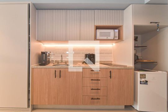 Cozinha de kitnet/studio para alugar com 1 quarto, 33m² em Vila Cordeiro, São Paulo
