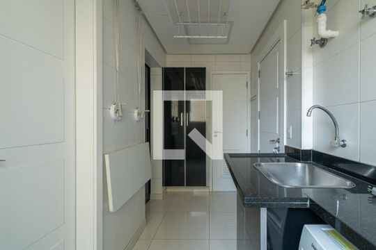 Área de Serviço de apartamento para alugar com 2 quartos, 168m² em Vila Nova Conceição, São Paulo