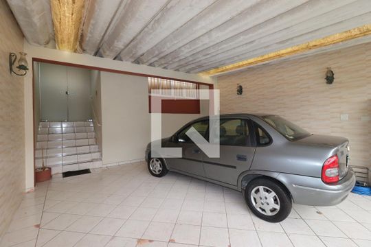 Garagem de casa para alugar com 3 quartos, 207m² em Jardim Monte Libano, Santo André