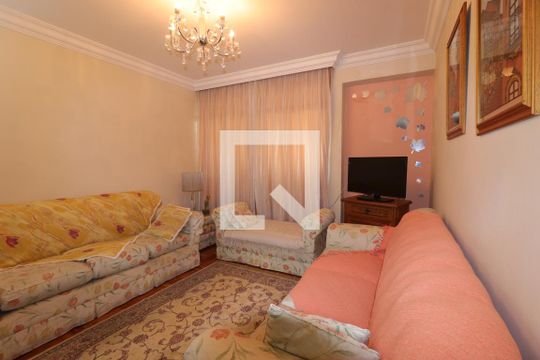 Sala de TV de casa para alugar com 3 quartos, 207m² em Jardim Monte Libano, Santo André