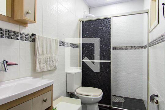 Banheiro de casa à venda com 2 quartos, 80m² em Harmonia, Canoas