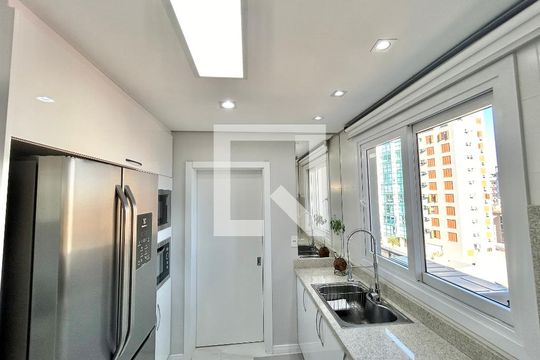 Cozinha de apartamento à venda com 3 quartos, 139m² em Morro do Espelho, São Leopoldo