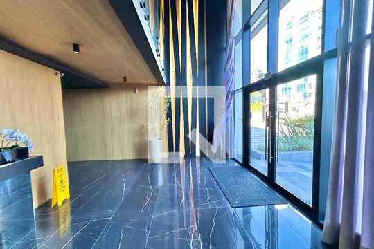 Hall de entrada de apartamento à venda com 3 quartos, 139m² em Morro do Espelho, São Leopoldo