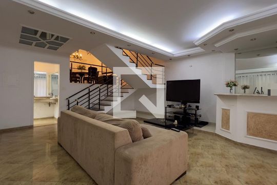Sala de casa à venda com 3 quartos, 300m² em Jardim Maia, Guarulhos