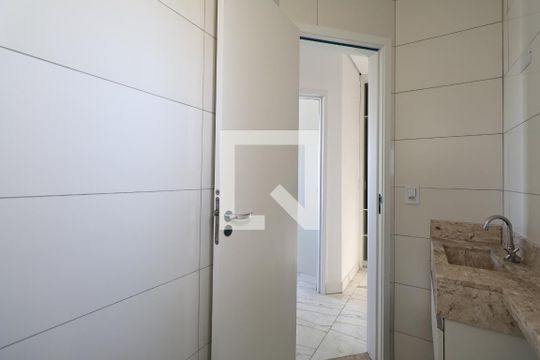 Banheiro Social de apartamento à venda com 2 quartos, 90m² em Parque Erasmo Assunção, Santo André