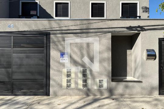 Fachada + Plaquinha  de apartamento à venda com 2 quartos, 90m² em Parque Erasmo Assunção, Santo André