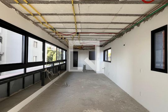 Sala/Quarto de apartamento à venda com 1 quarto, 60m² em Pinheiros, São Paulo