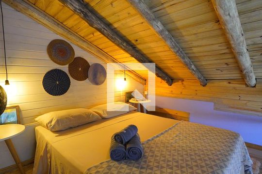 Quarto de casa para alugar com 1 quarto, 99m² em Campeche, Florianópolis