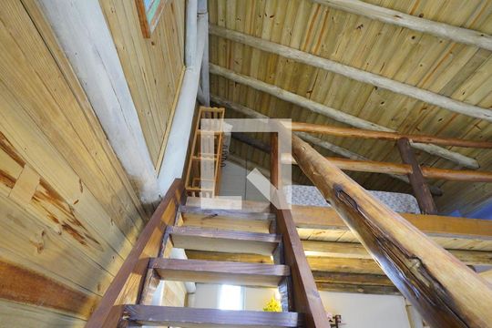Escada de casa para alugar com 1 quarto, 99m² em Campeche, Florianópolis