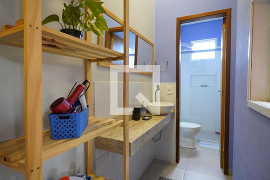 Banheiro de casa para alugar com 1 quarto, 99m² em Campeche, Florianópolis