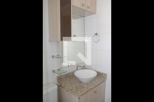 Banheiro Social de apartamento para alugar com 2 quartos, 47m² em Ponte Grande, Guarulhos