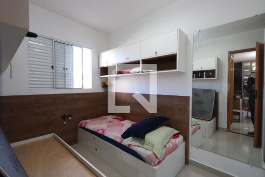 Quarto 2 de apartamento para alugar com 2 quartos, 45m² em Vila Formosa, São Paulo