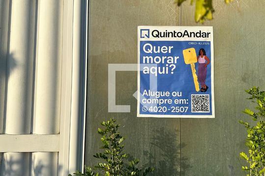 Plaquinha de casa de condomínio à venda com 3 quartos, 350m² em Vargem Pequena, Rio de Janeiro