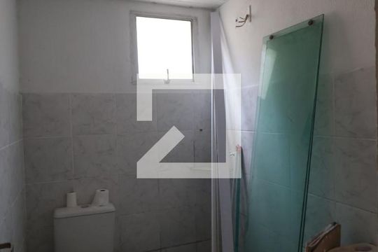 Banheiro de apartamento à venda com 2 quartos, 44m² em Guajuviras, Canoas