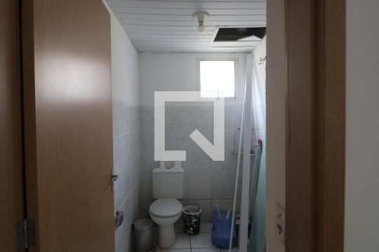 Banheiro de apartamento à venda com 2 quartos, 44m² em Guajuviras, Canoas
