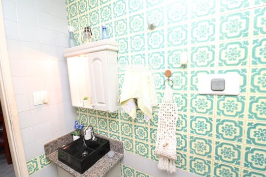Banheiro Social de apartamento à venda com 2 quartos, 64m² em Moneró, Rio de Janeiro
