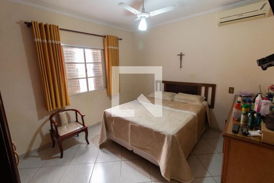 Quarto 2 de casa à venda com 5 quartos, 230m² em Loteamento Alphaville Campinas, Campinas