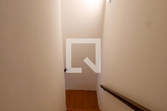 Escada de casa à venda com 3 quartos, 140m² em Vila Morumbi, São Paulo