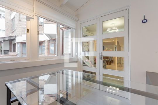Escritório de apartamento para alugar com 2 quartos, 150m² em Petrópolis, Porto Alegre