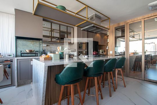 Cozinha de apartamento para alugar com 3 quartos, 167m² em Jardim das Acacias, São Paulo