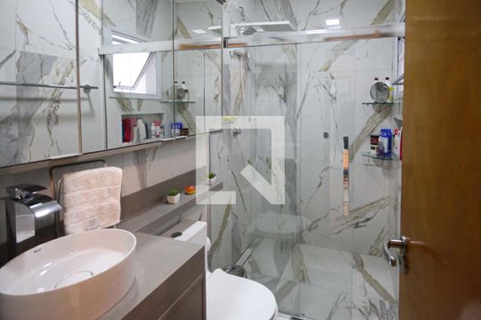 Banheiro da Suite de casa à venda com 3 quartos, 200m² em Vila Darli, São Paulo
