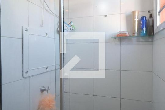 Banheiro de apartamento para alugar com 2 quartos, 52m² em Fátima, Canoas