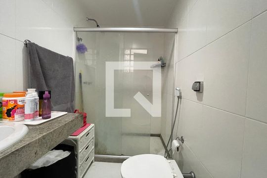 Banheiro Suíte de apartamento à venda com 2 quartos, 67m² em Vila Isabel, Rio de Janeiro