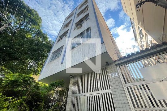 Fachada de apartamento à venda com 2 quartos, 67m² em Vila Isabel, Rio de Janeiro