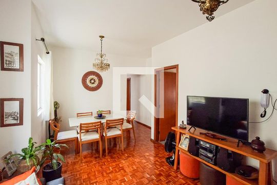 Apartamento à venda com 3 quartos, 63m² em Santa Tereza, Belo Horizonte