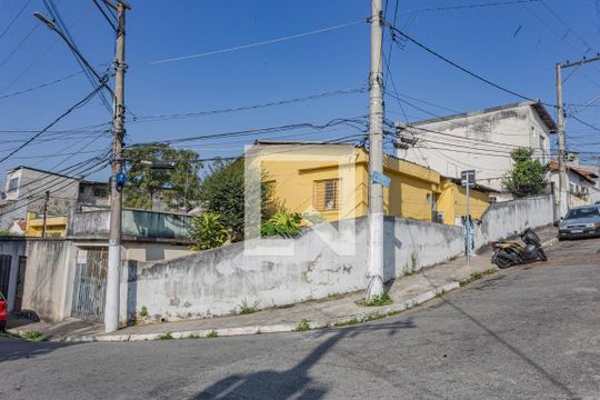 Fachada de casa à venda com 4 quartos, 136m² em Vila Nair, São Paulo