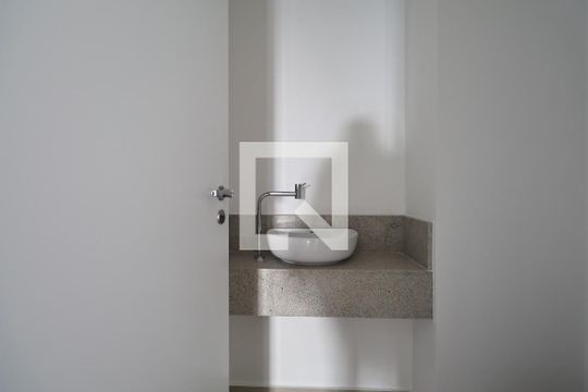 Lavabo de apartamento à venda com 3 quartos, 113m² em Vila Bastos, Santo André