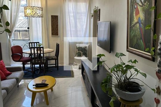 Sala de casa de condomínio à venda com 5 quartos, 170m² em São Cristóvão, Rio de Janeiro