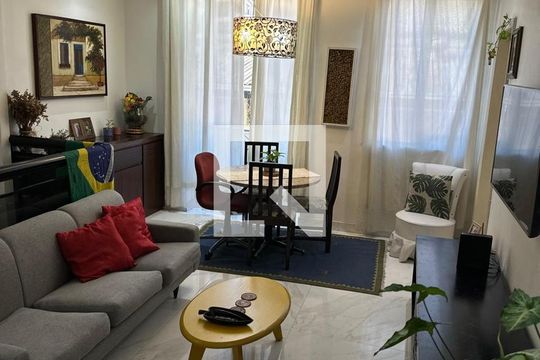 Sala de casa de condomínio à venda com 5 quartos, 170m² em São Cristóvão, Rio de Janeiro