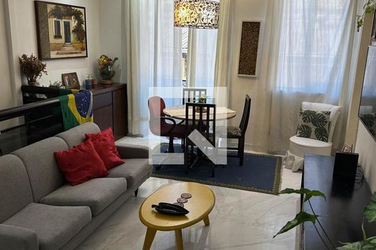 Sala de casa de condomínio à venda com 5 quartos, 170m² em São Cristóvão, Rio de Janeiro