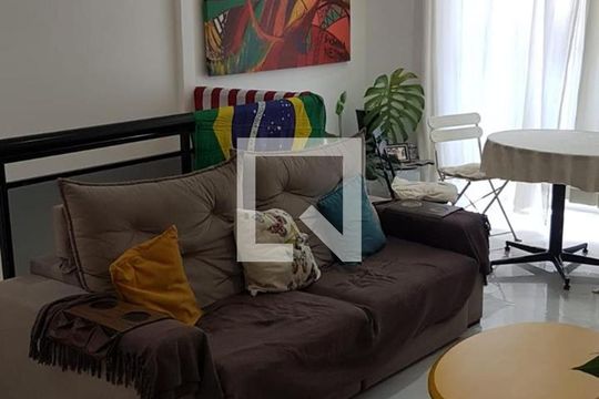 Sala de casa de condomínio à venda com 5 quartos, 170m² em São Cristóvão, Rio de Janeiro