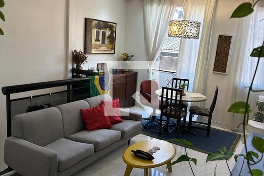 Sala de casa de condomínio à venda com 5 quartos, 170m² em São Cristóvão, Rio de Janeiro