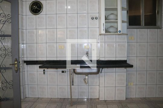 Cozinha de apartamento para alugar com 2 quartos, 70m² em Barra Funda, São Paulo