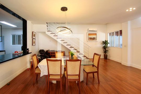 Sala de casa para alugar com 4 quartos, 285m² em Itanhangá, Rio de Janeiro
