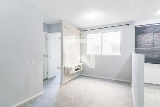 Sala de apartamento para alugar com 2 quartos, 41m² em Jardim Gilda Maria, São Paulo