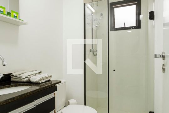 Banheiro de kitnet/studio à venda com 1 quarto, 41m² em Indianópolis, São Paulo